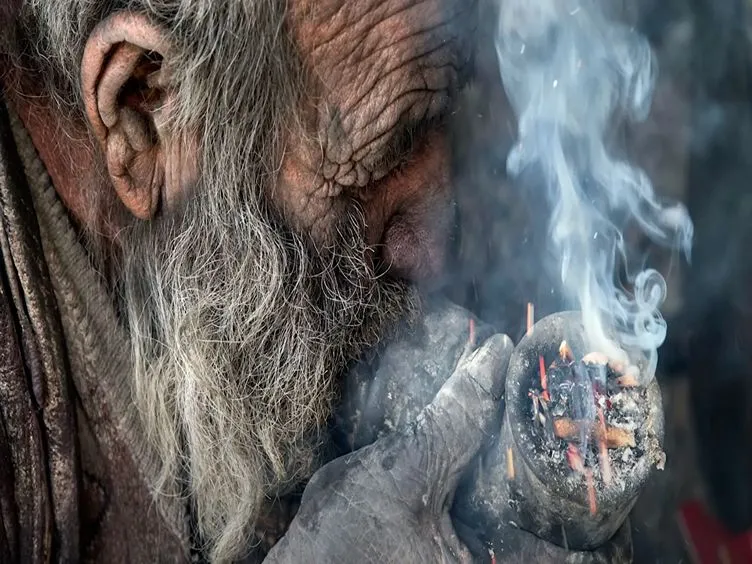 Igitt! Dieser Mann hat seit 65 Jahren nicht mehr gebadet