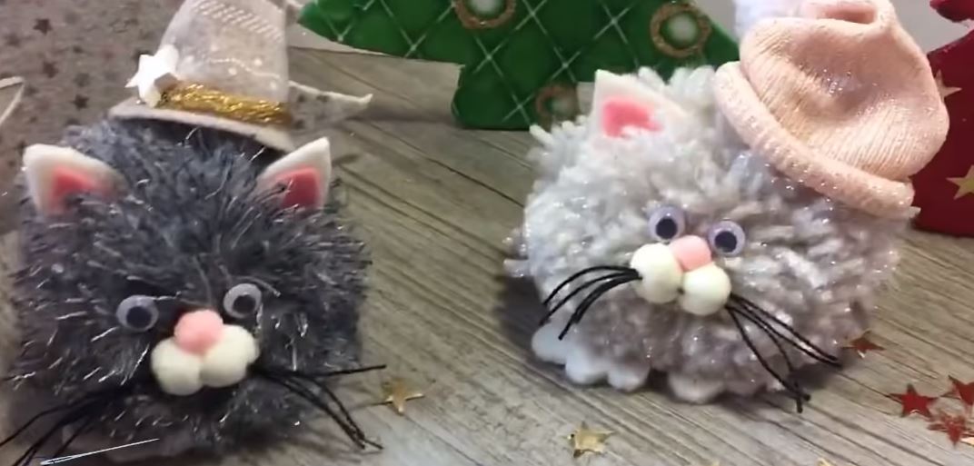 Einfacher und dekorativer Katzen Weihnachtsschmuck zum Selbermachen.