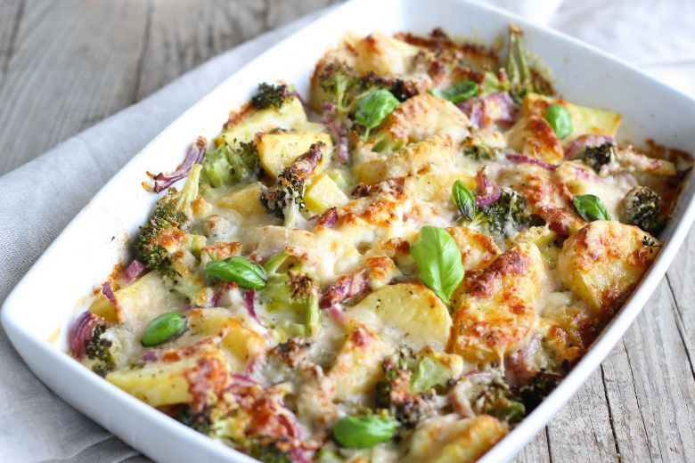 Rezept: würzig knuspriger Brokkoli-Auflauf mit Hühnchen.