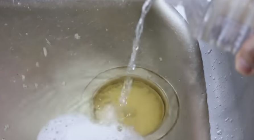 Abfluss chemische Reaktion