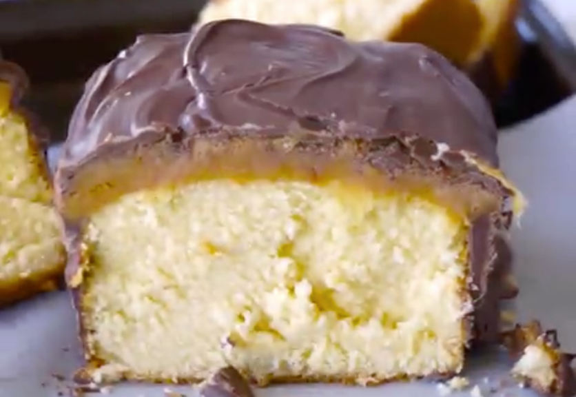Du glaubst nicht wie cremig dieser Twixkuchen schmeckt!
