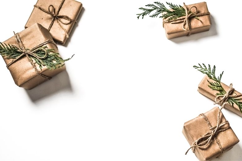 Após 47 anos, este homem finalmente decidiu abrir um presente de Natal fechado