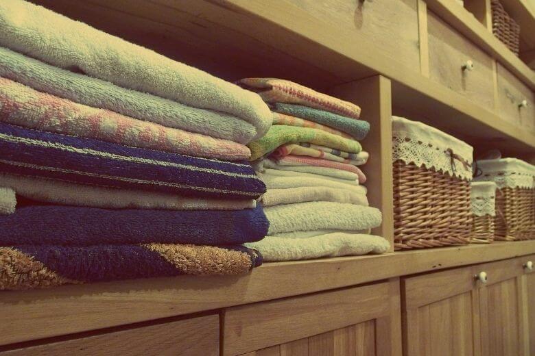 Substituindo o amaciante de roupas por vinagre? É por isso que é uma boa ideia.