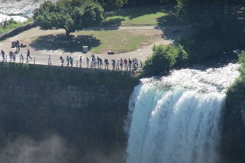 Incredibile scoperta dopo il prosciugamento delle cascate del Niagara nel 1969
