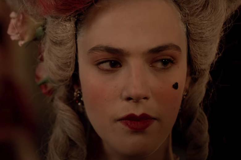 Wow! Deze 10 bizarre beautytrends waren vroeger helemaal hip.