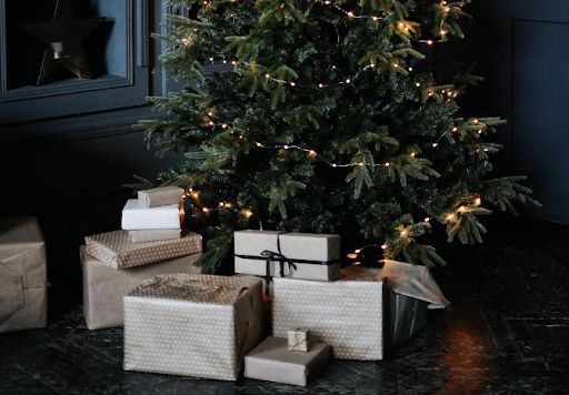 Oude vrouw wordt vertrapt terwijl ze een cadeau voor haar kleinzoon probeert te kopen op Black Friday
