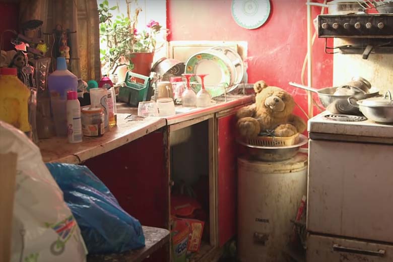 Schoonmakers pakken huis aan dat 9 jaar verwaarloosd werd, je herkent het niet meer terug!