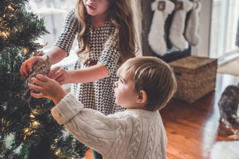 Após 47 anos, este homem finalmente decidiu abrir um presente de Natal fechado