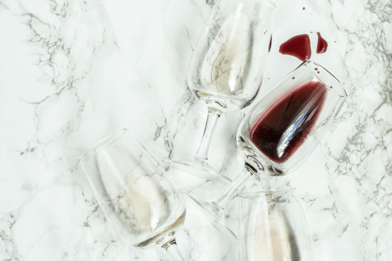 Manchas de vinho tinto? É assim que você as remove facilmente
