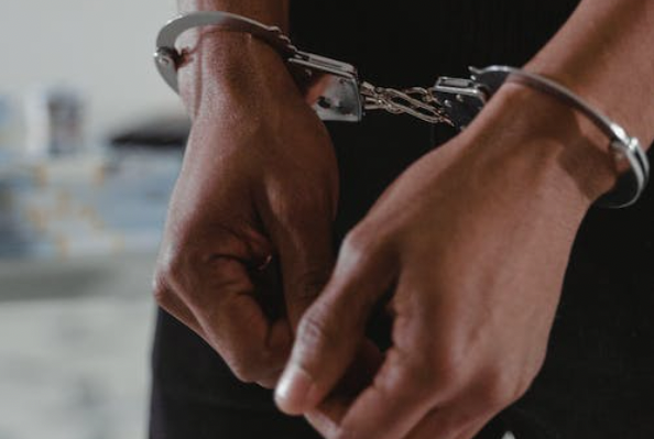 Man schreef zijn goede voornemens op, maar toen zijn vrouw ze las belde ze onmiddellijk de politie…