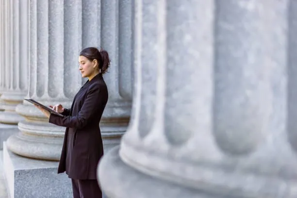 Homem encontra "cobra" em seu vaso sanitário - quando o especialista a vê, ele sussurra: "Isso não é uma cobra..."