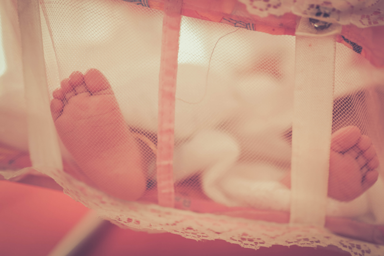 Il vigile del fuoco salva un bambino ed è in lacrime quando riceve una lettera dopo 17 anni