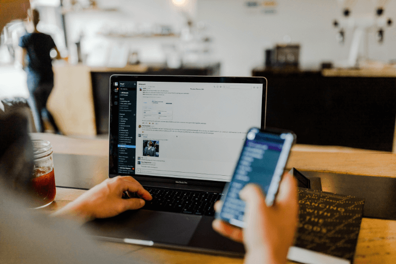 Por que os sites sempre pedem para você usar o aplicativo deles?