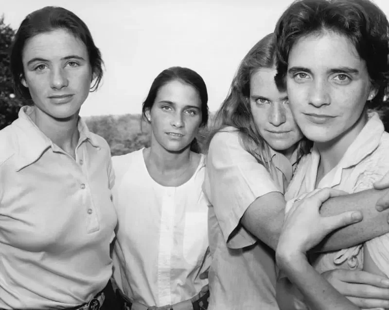 4姉妹の40年にわたる旅