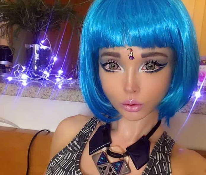 Dit is geen barbiepop, maar een echt mens…