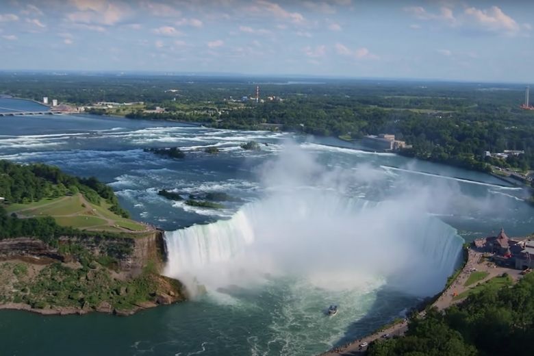 Researchers Drained The Niagara Falls - They Weren't Ready For This Horrible Discovery