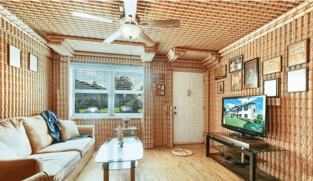Casa dos sonhos: essa casa está completamente coberta com latas de cerveja