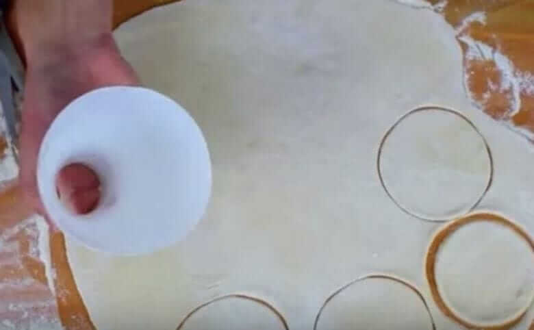 Você usou garrafas de plástico em casa? Você nunca vai adivinhar o que você pode fazer com elas!