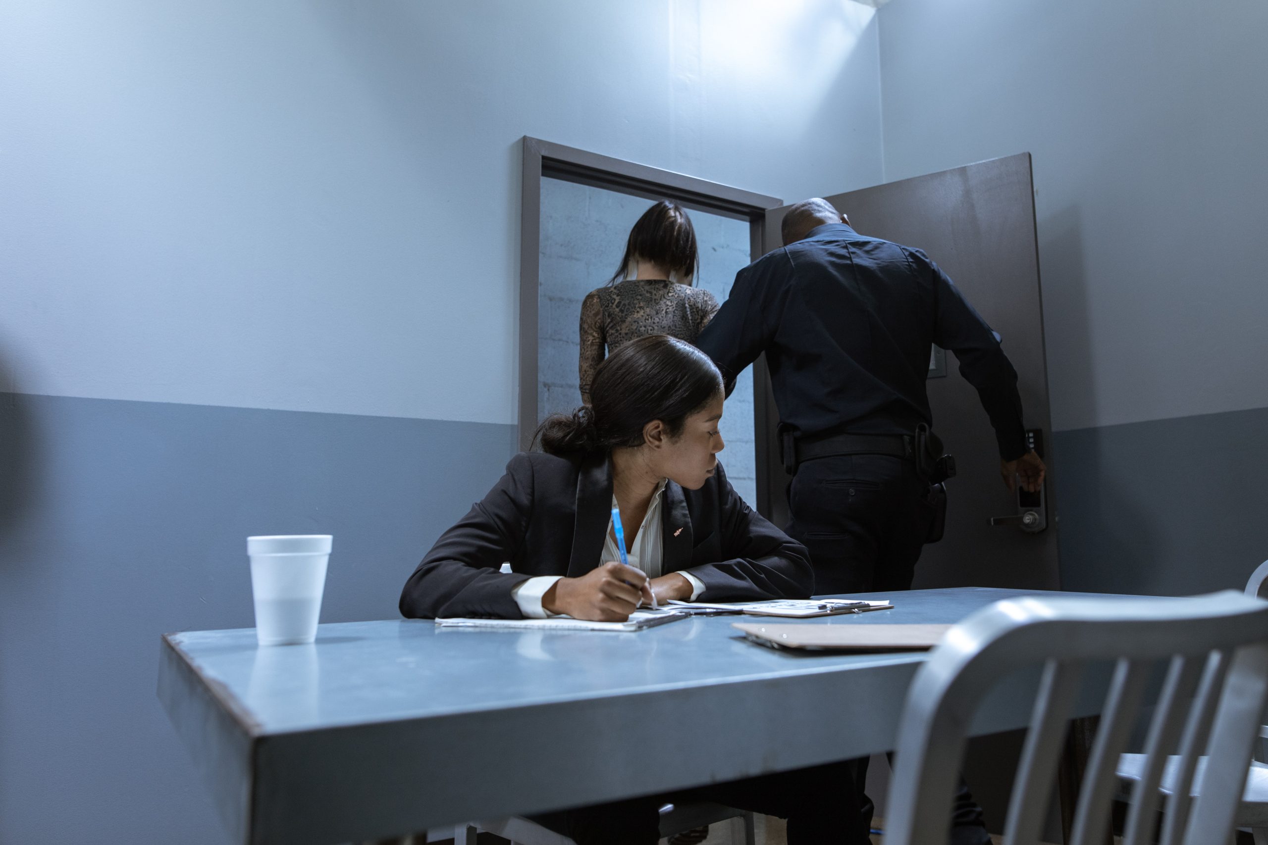 Man schreef zijn goede voornemens op, maar toen zijn vrouw ze las belde ze onmiddellijk de politie…
