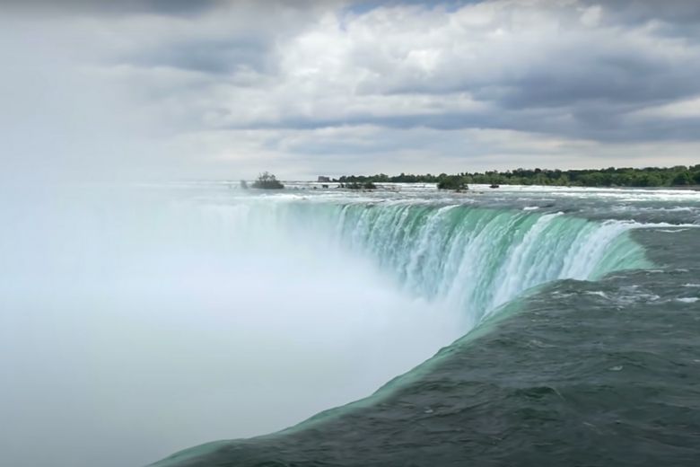 Researchers Drained The Niagara Falls - They Weren't Ready For This Horrible Discovery