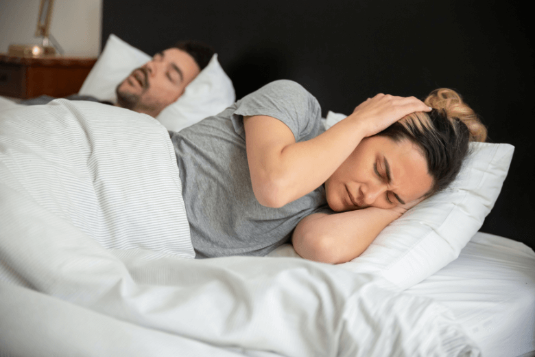 Seu parceiro ronca? Estas são algumas dicas para se livrar do ronco