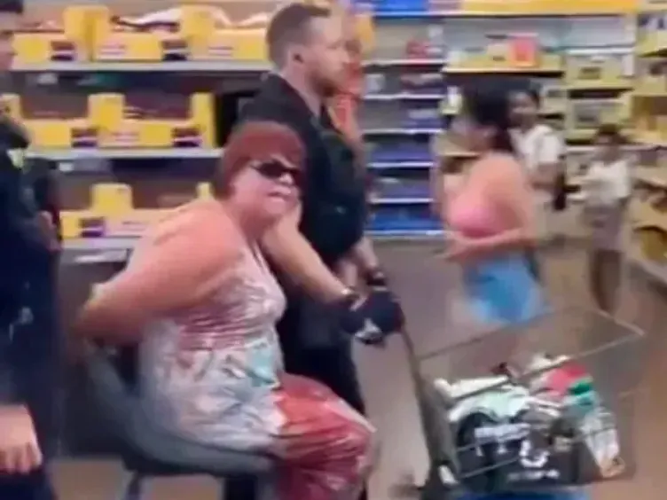 Aisle Antics: 37 sytuacji, w których zakupy spożywcze okazały się przezabawne!