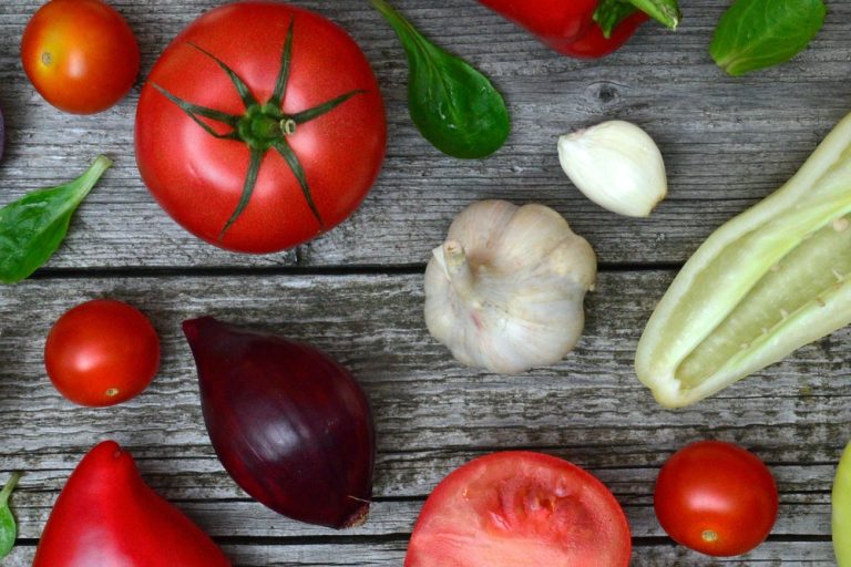 Make Your Own Chemical-Free Bug Spray With These Common Ingredients