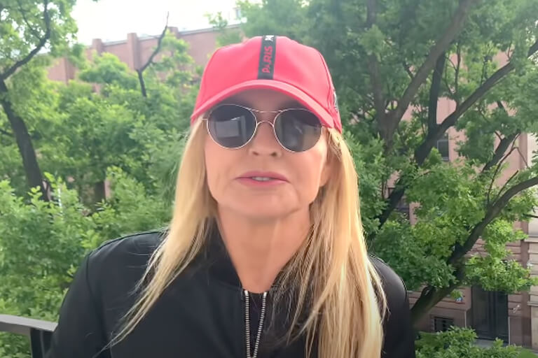 Z torebką za 30 tysięcy do warzywniaka, czyli ekscentryczna Monika Olejnik!