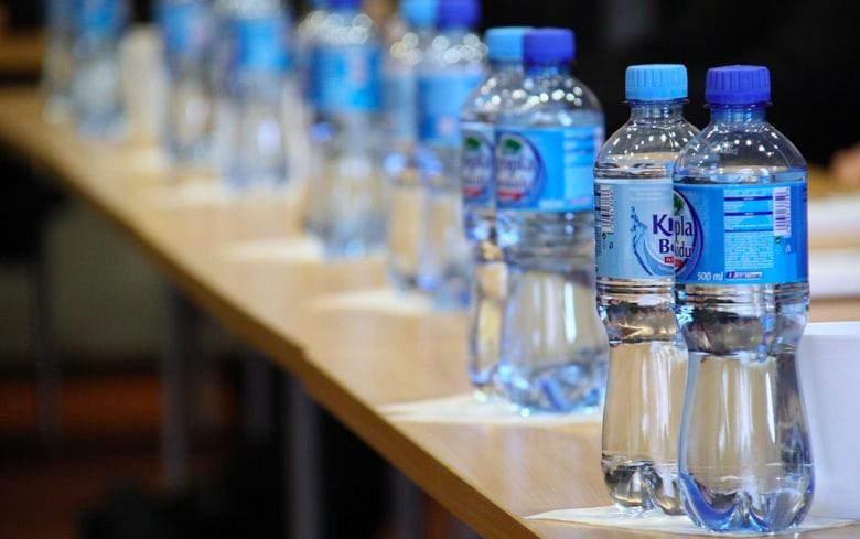 Overhydration is a thing: this is how your body tells you you're drinking too much water