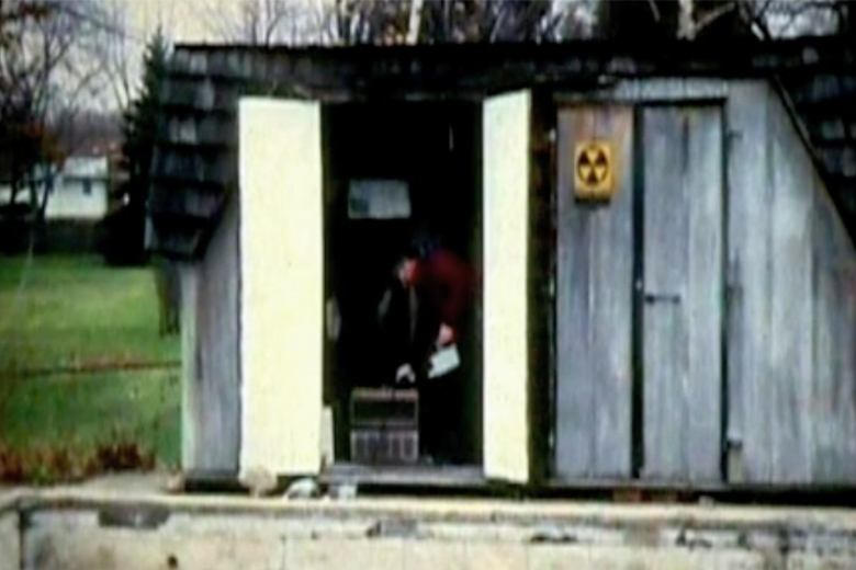 Boy Scout builds nuclear reactor in backyard and exposes 40,000 locals to radiation