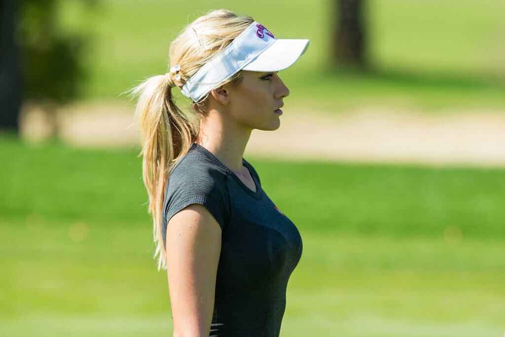 Troppo belle per giocare? Perché le atlete lottano per essere prese sul serio sui social media