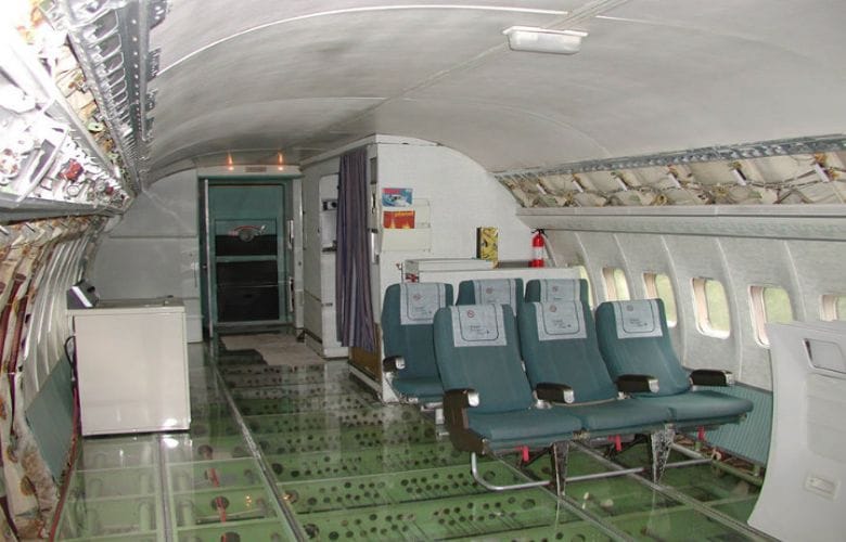 Quest'uomo ha trasformato un aereo nella sua casa e l'interno sembra piuttosto speciale