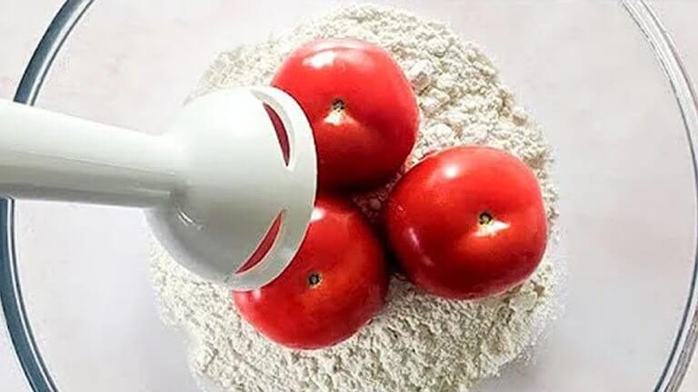 Mescola i pomodori con la farina per un risultato sorprendente