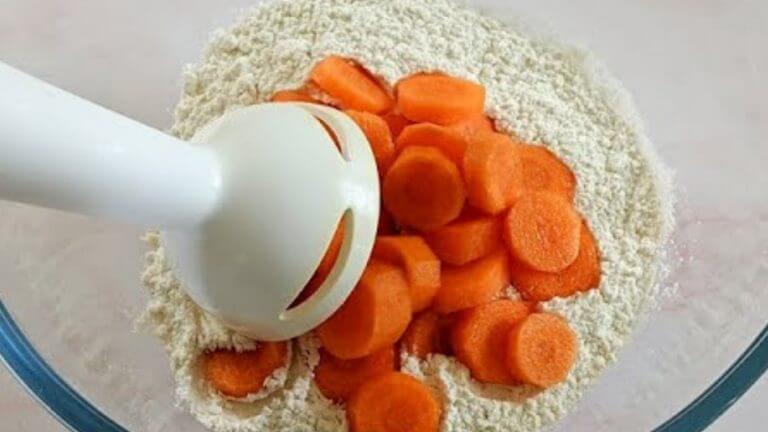 Mescola le carote con la farina per un risultato sorprendente