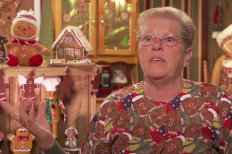 Va fuori controllo: questa donna vuole vivere in una casa di pan di zenzero.