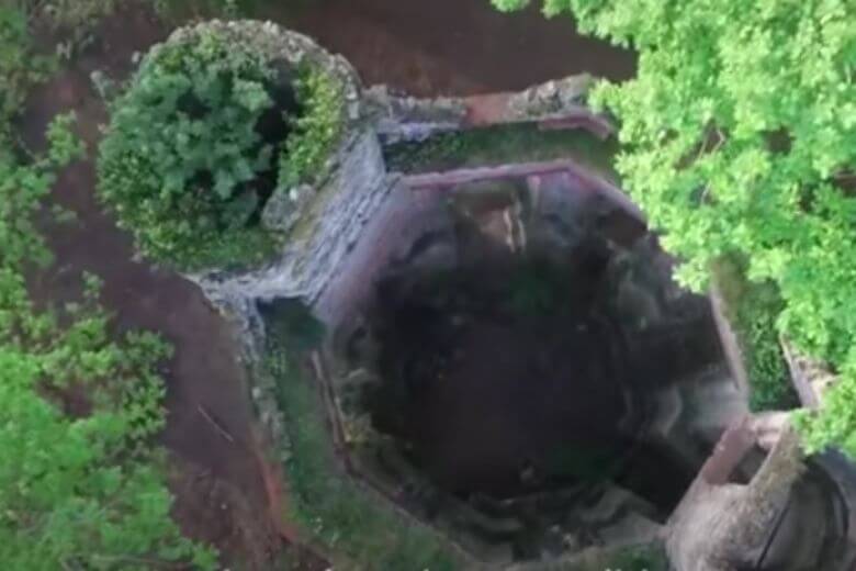 Un architetto trasforma le rovine del castello in una bella casa
