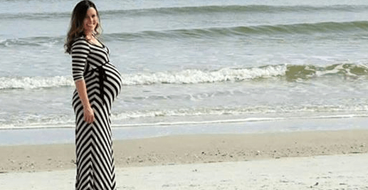 Uomo fotografa la moglie incinta e vede qualcosa di incredibile sullo sfondo
