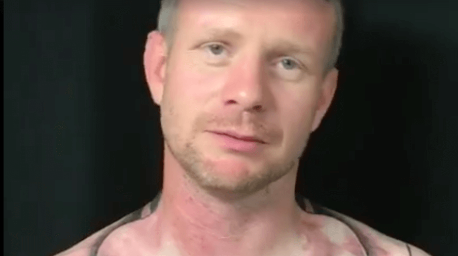 De hele wereld heeft het over déze bizarre tatoeage en als je 'm ziet, snap je wel waarom!