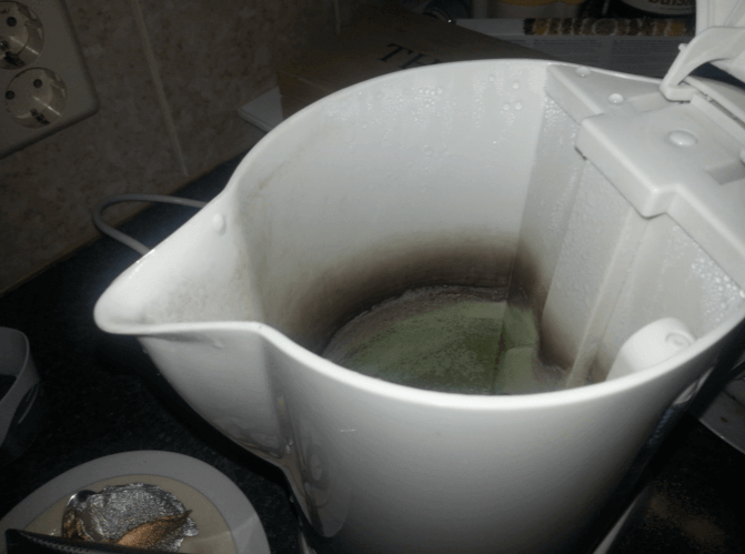 Kalkaanslag in de waterkoker? Dit trucje kende je nog niet!