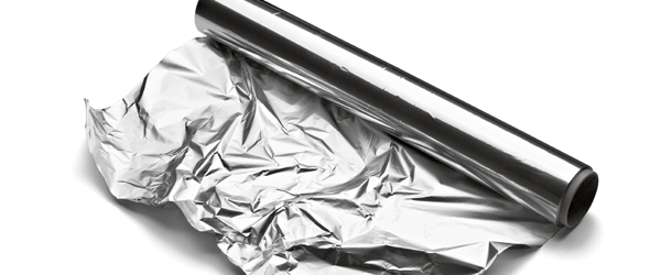 Wikkel je voeten in aluminiumfolie en een paar uur later heb je dit resultaat! Dat is handig!