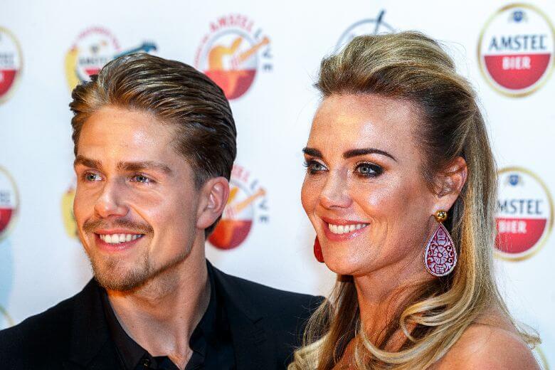 Is het sprookje over? 'André Hazes en Monique uit elkaar'