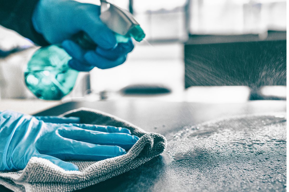 Gefrustreerd maar geen uitlaatklep? Rage cleaning zou wel degelijk het antwoord kunnen zijn
