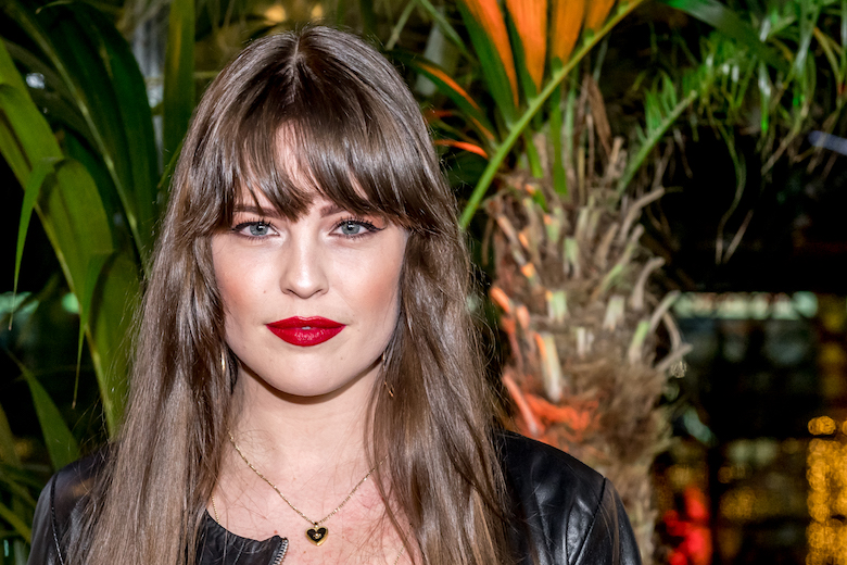 Robin Martens showt afgetraind lichaam in lingerie