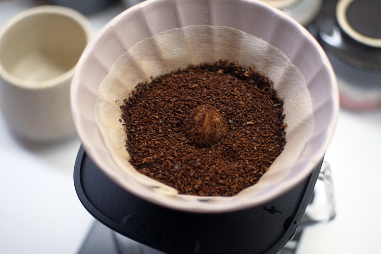 Koffiefilter over? Gebruik deze dan voor je bloempot!