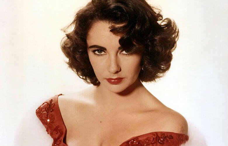 Wat een spetter! Zo ziet de kleinzoon van Elizabeth Taylor eruit