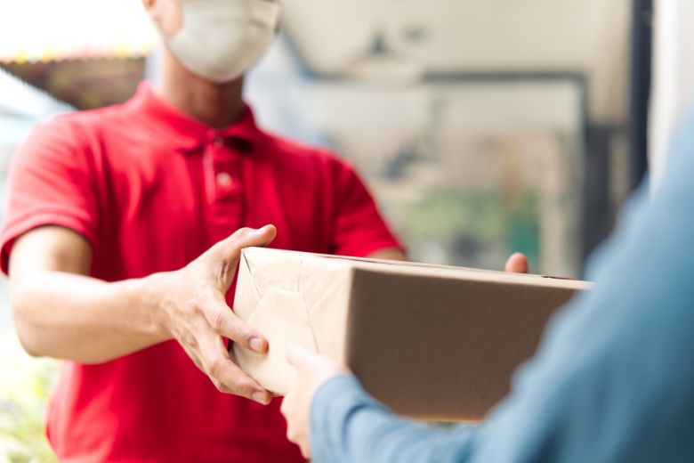 Hoe zit het nou: wie is er verantwoordelijk voor het pakketje van de buren?