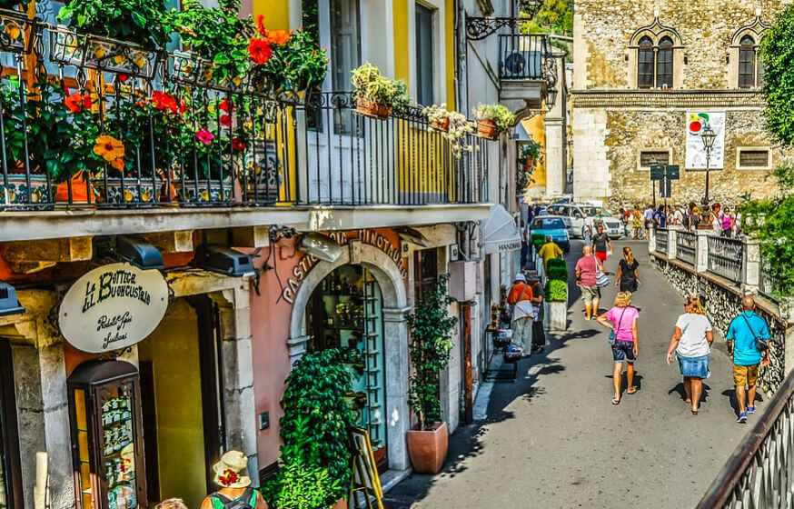 Op vakantie naar Italië? Als je dit vergeet kan het je een boete van 10.000 euro opleveren!