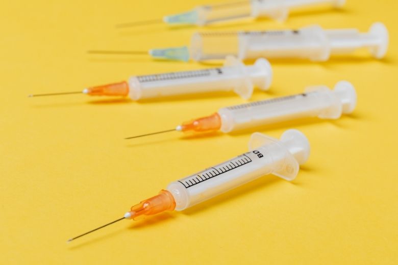 Kun je de griepprik en het boostervaccin vlak na elkaar krijgen?