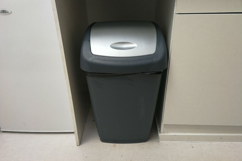 Dit is hoe je je prullenbak écht goed schoon krijgt