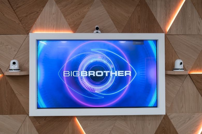 Zo ziet de man achter de mysterieuze stem van Big Brother eruit 